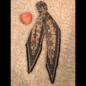 NBW, Free People scrunchie